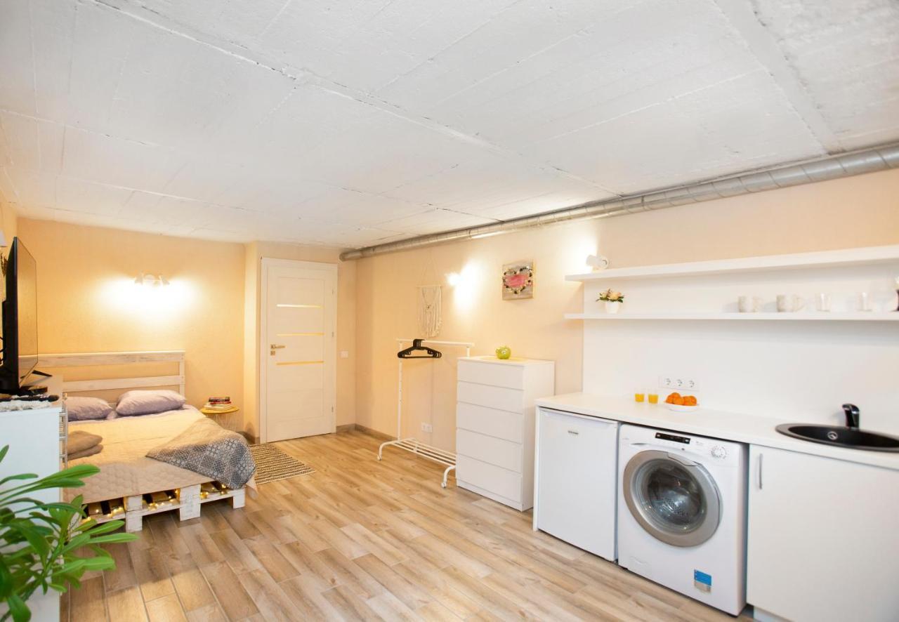 Apartment In Garage With Free Parking Kaunas Exterior foto