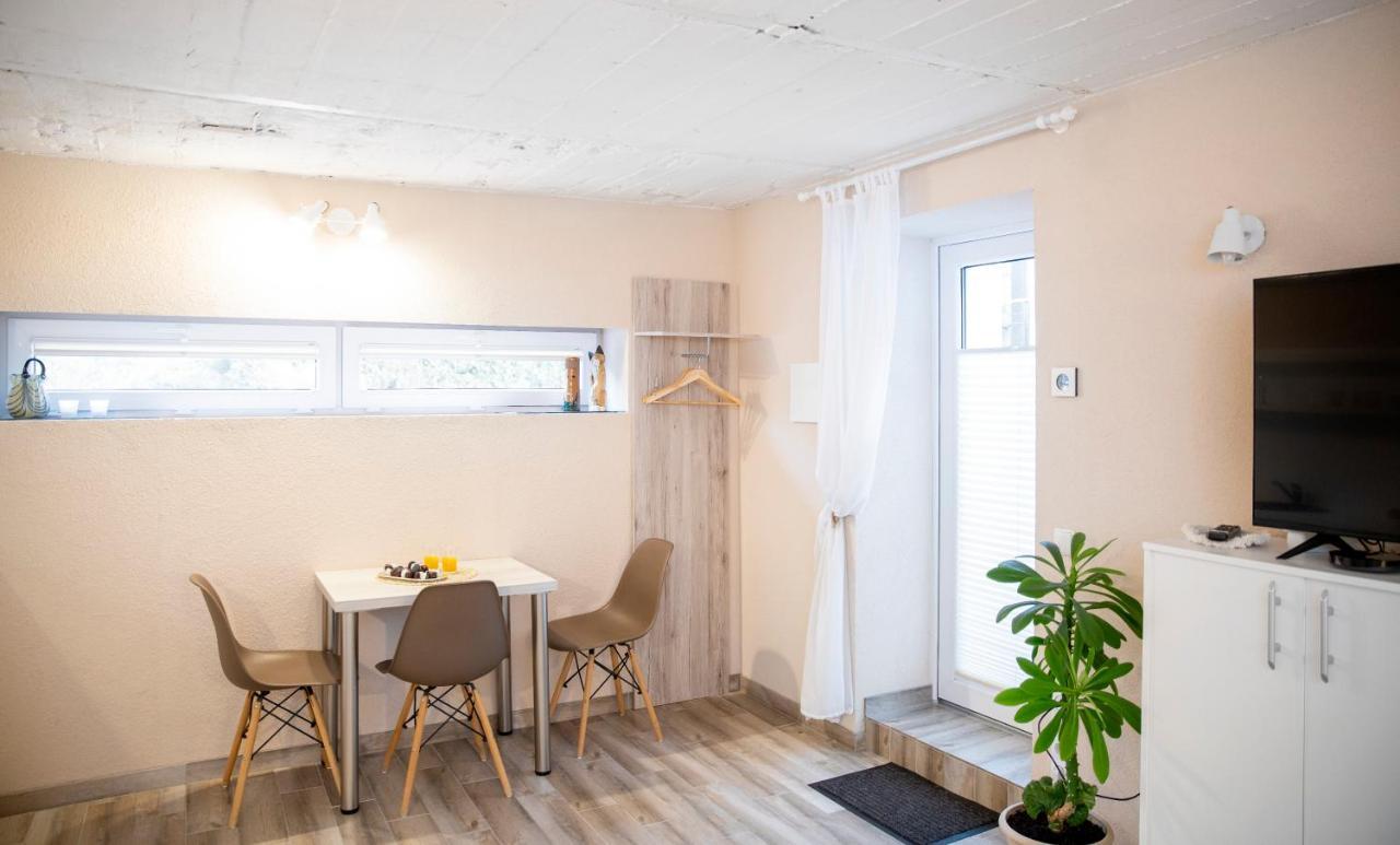 Apartment In Garage With Free Parking Kaunas Exterior foto