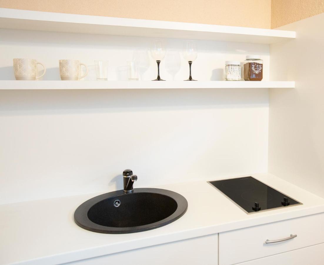 Apartment In Garage With Free Parking Kaunas Exterior foto